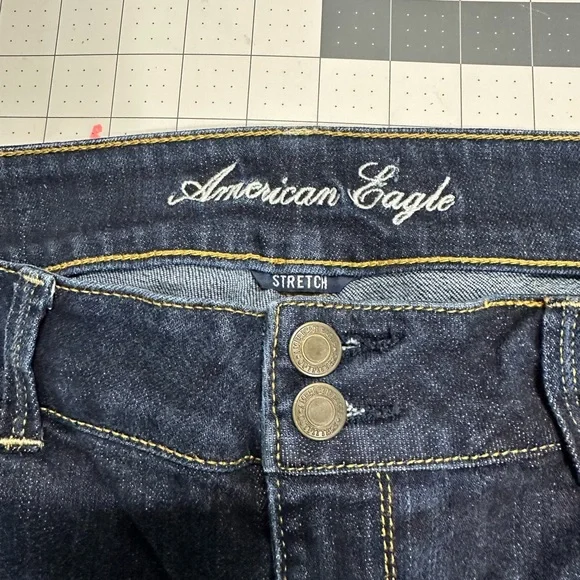 American Eagle women’s 14 artistic crop stretch denim jeans,double button front - Picture 4 of 8